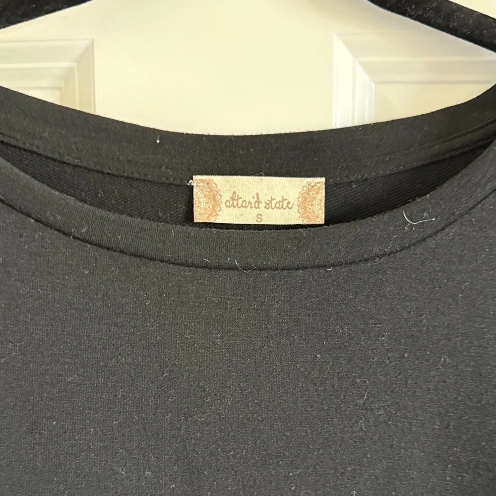 Altar'd State Puff-Sleeved Velvet Burnout Top Size Small - Picture 3 of 7